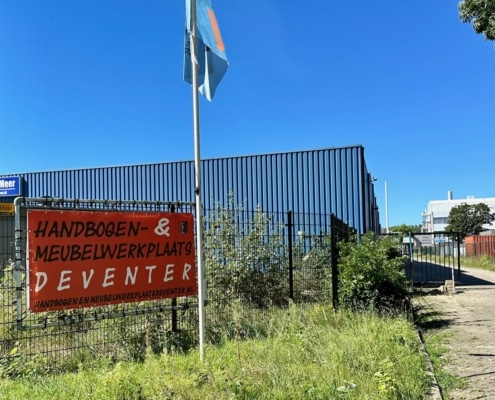 Werkplaats Handbogen en Meubelwerkplaats Deventer aan de Teugseweg 12 7-2023